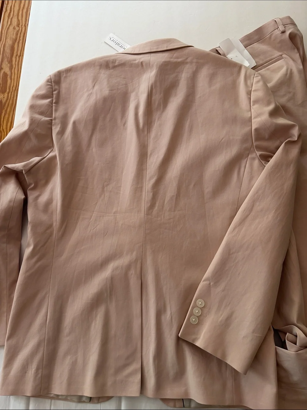 Men's Pale Pink Two-Piece Suit Jacket & Pants